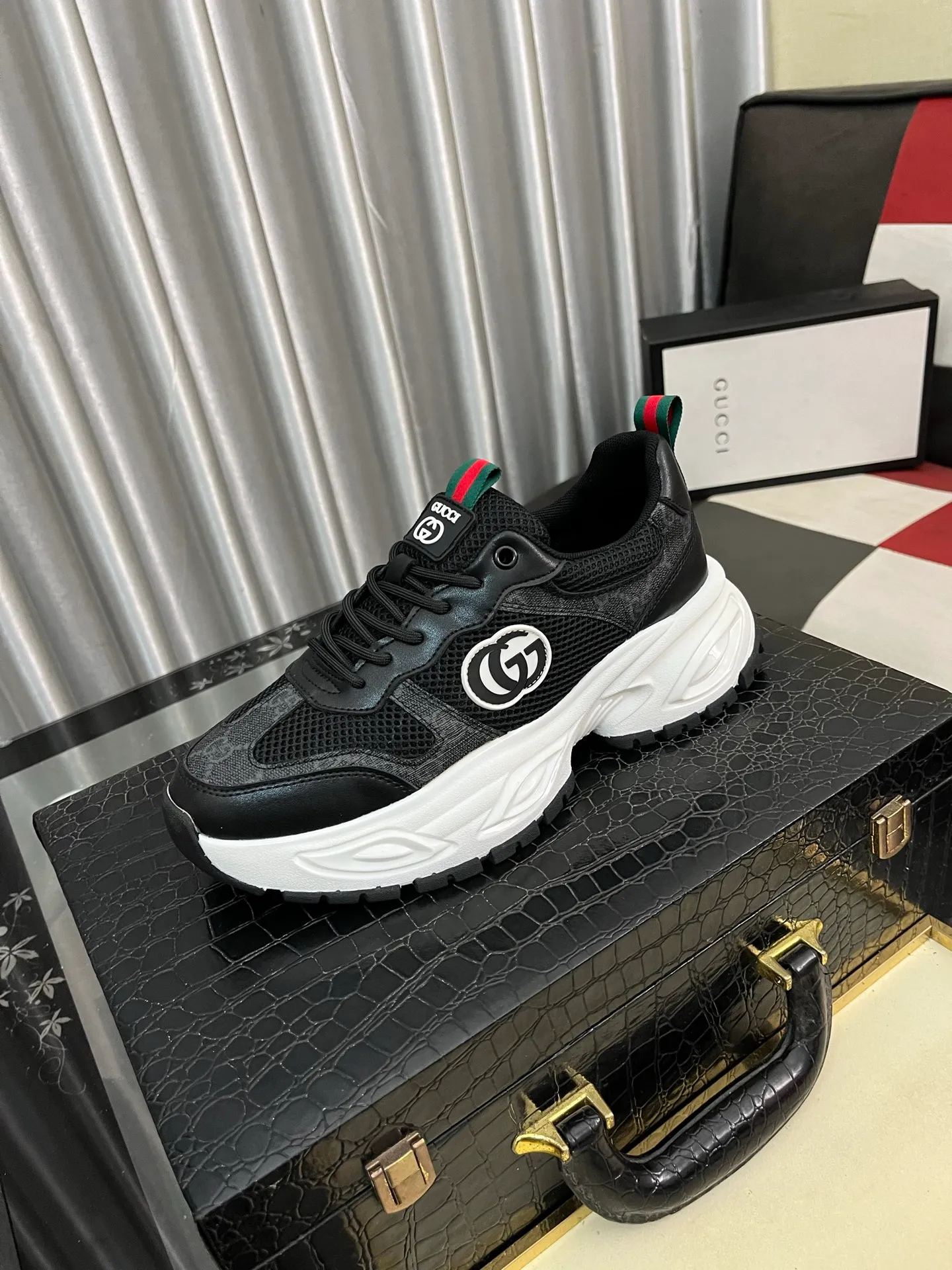 Men's Men's Shoes 💰458⌚️⌚️《GUCCI》The latest hot-selling casual shoes, top brand [seduce] luxury~purchase, top~quality. Products sold at the counter [strong] Original embossed calfskin fabric ➕ Comfortable sheepskin lining, available in 38-443️⃣ colors